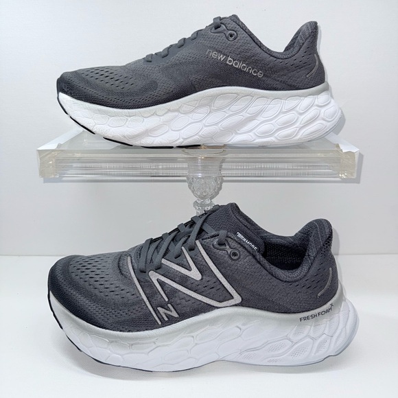 NEW BALANCE FRESH FOAM X MORE V4 UNISEX W-10. M-8.5 - Picture 2 of 9